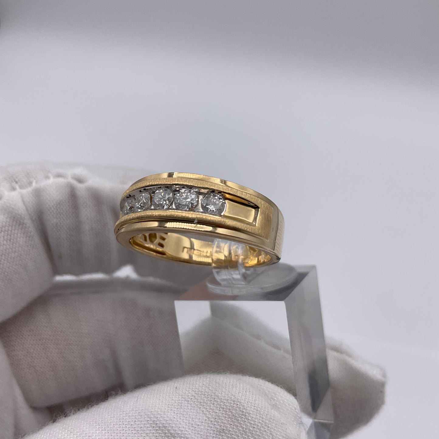 4.7g 10k Yellow Gold Men's Diamond Band Size 10