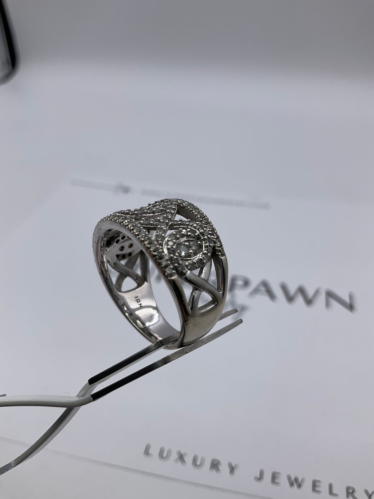 10K White Gold Filigree Twist Cluster Ring – Size 9.5 – 7.9g