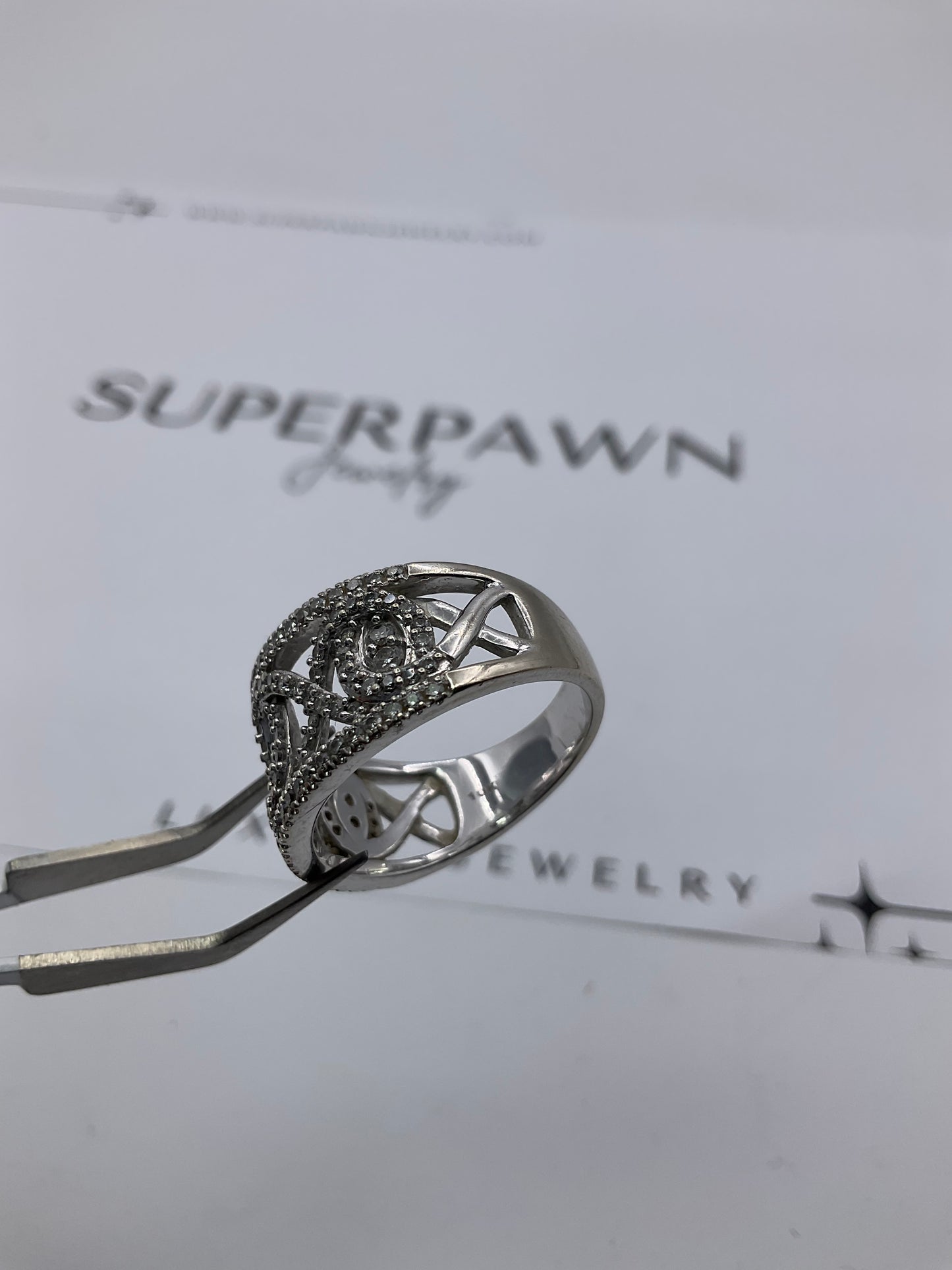 10K White Gold Filigree Twist Cluster Ring – Size 9.5 – 7.9g