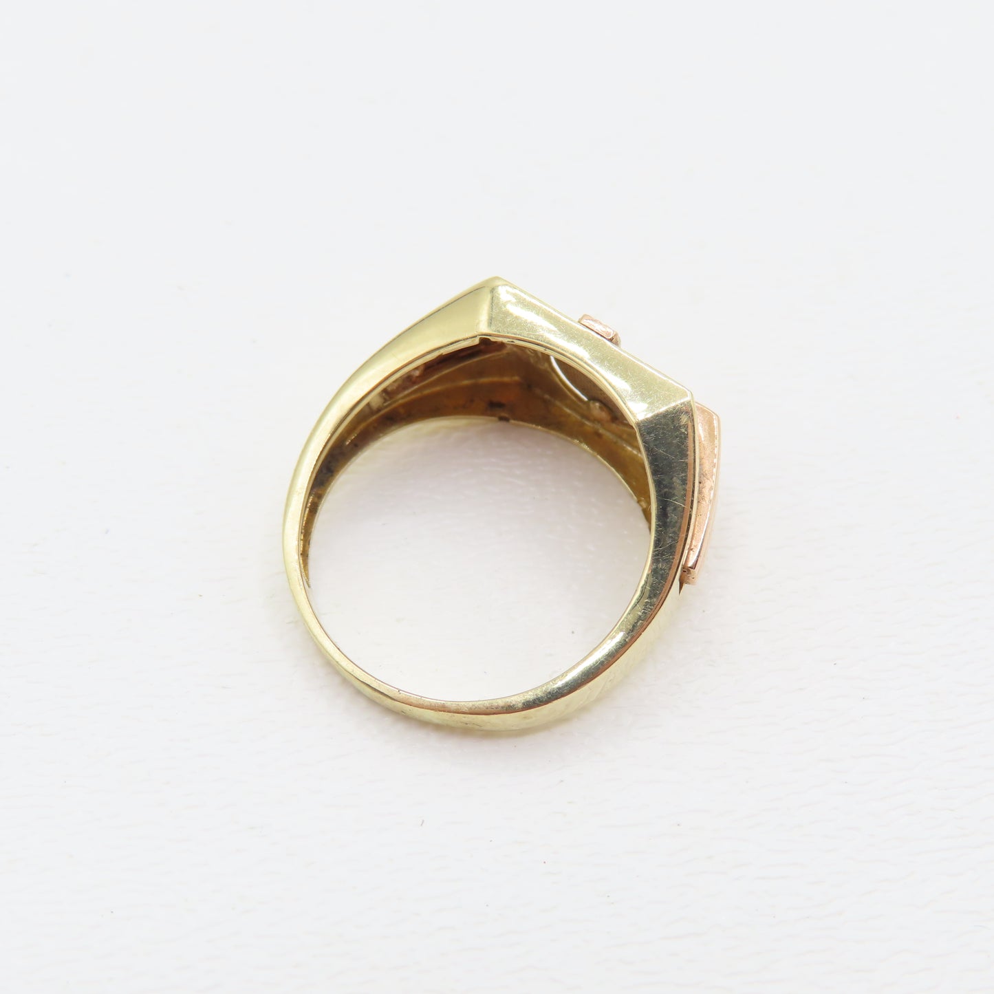 14K Tri-Tone Gold Mother Mary Ring Size 10.5 6.9g