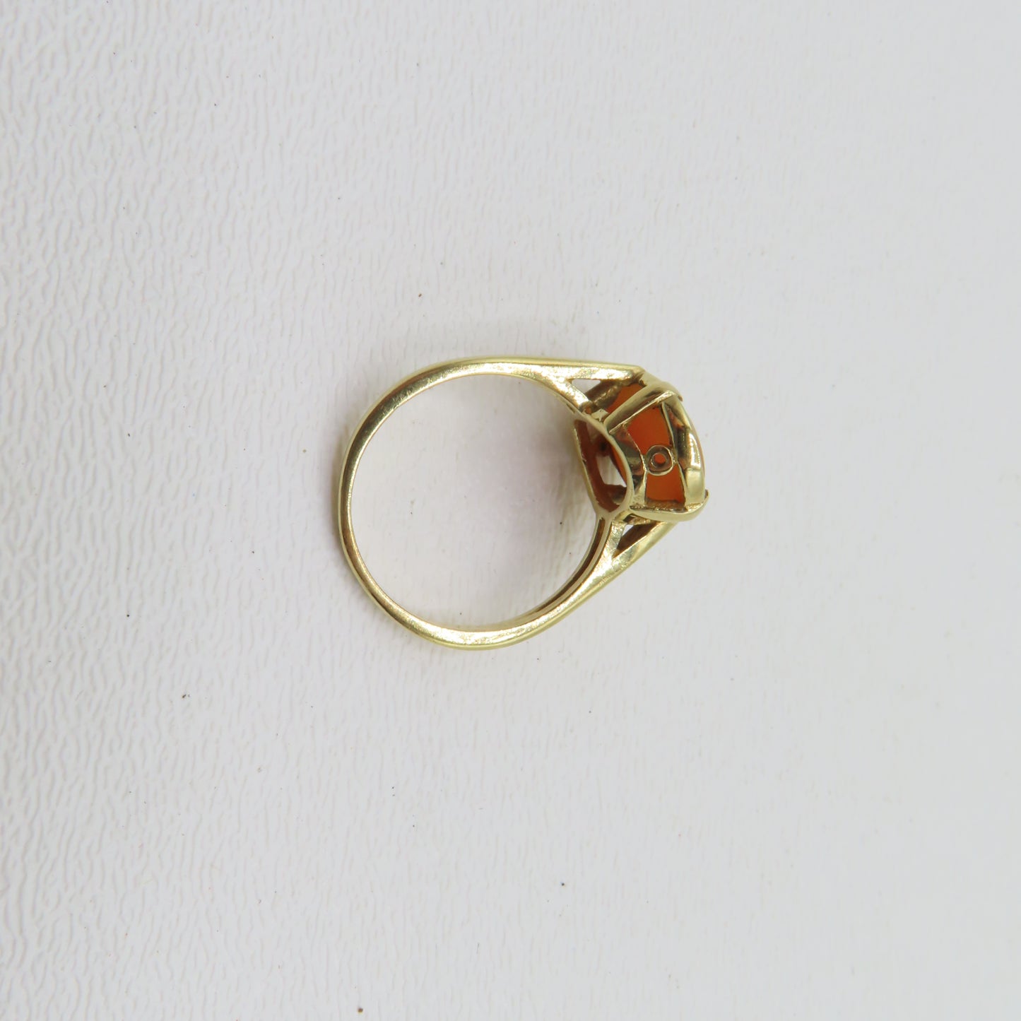 14K Yellow Gold Cameo Carved Ring Size 7.5 3.7g