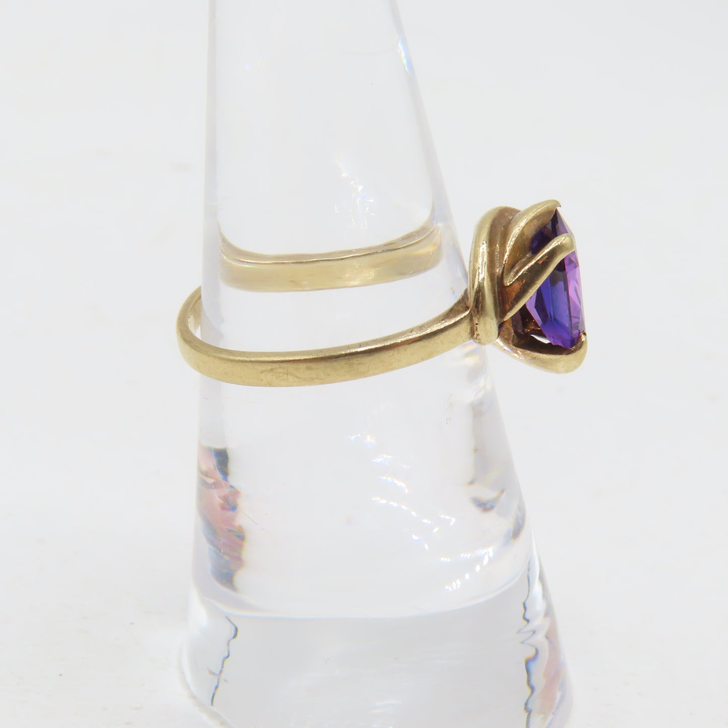 10K Yellow Gold Purple Sapphire Ring Size 6.5 3.1g