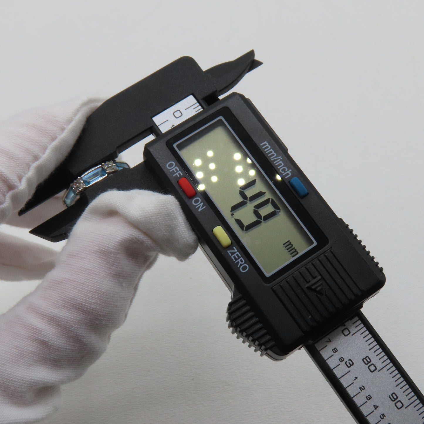 14K White Gold Blue Topaz and Diamond Band Ring Size 5 3.4g