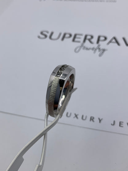 14K White Gold Men’s Ring with Flush-Mounted Diamonds – Polished & Brushed Finish – Size 10