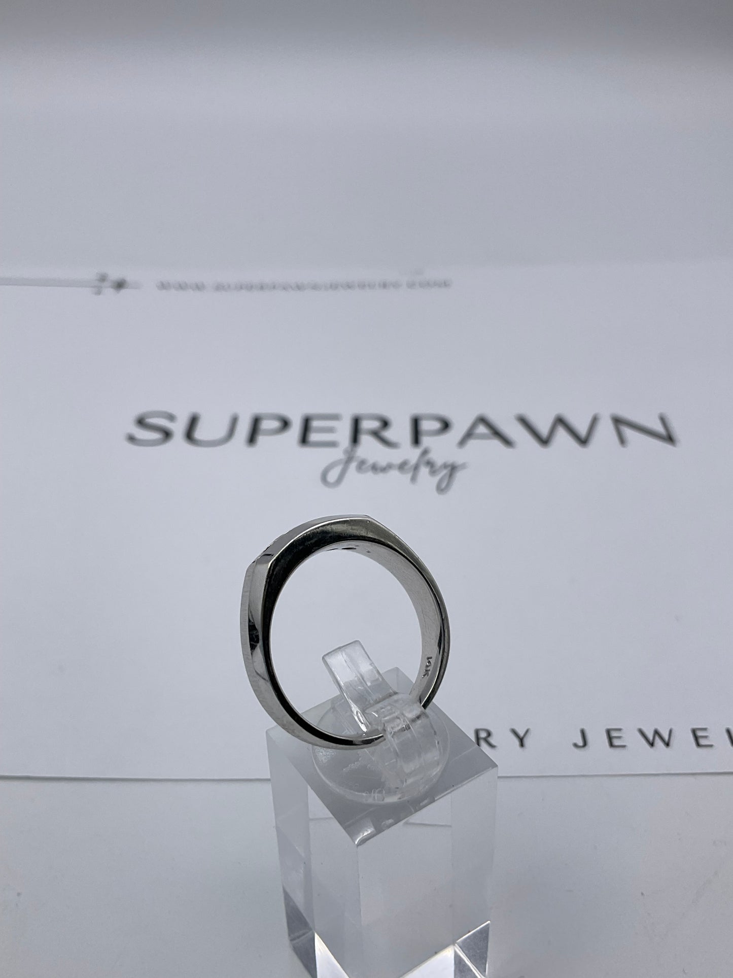 14K White Gold Men’s Ring with Flush-Mounted Diamonds – Polished & Brushed Finish – Size 10