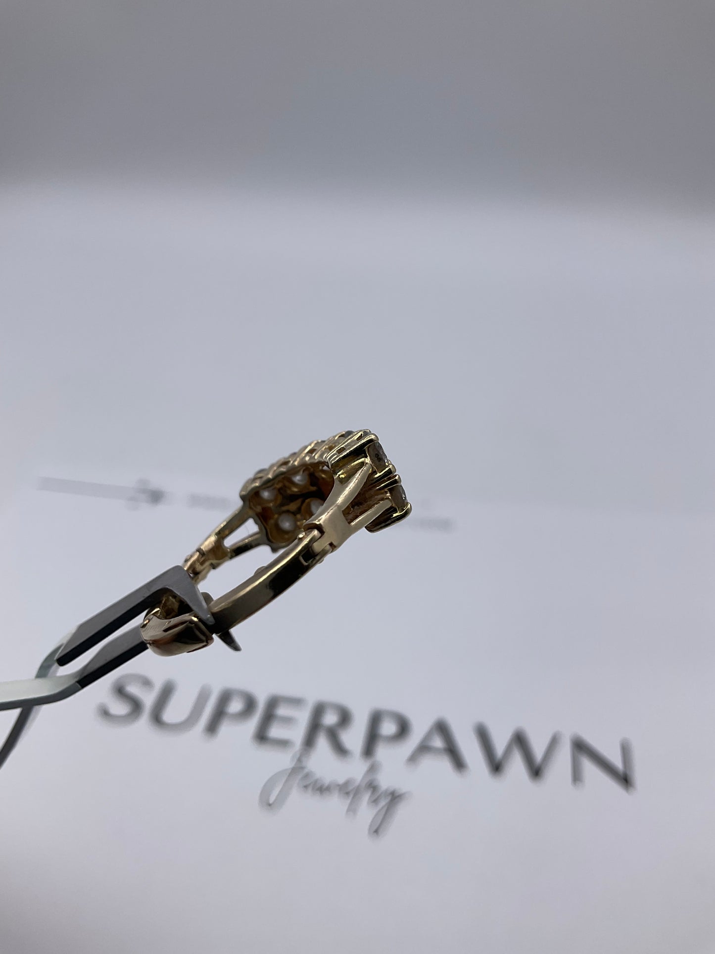 14K Yellow Gold Diamond Clasp Design Ring – Size 5.5 – 5.8g