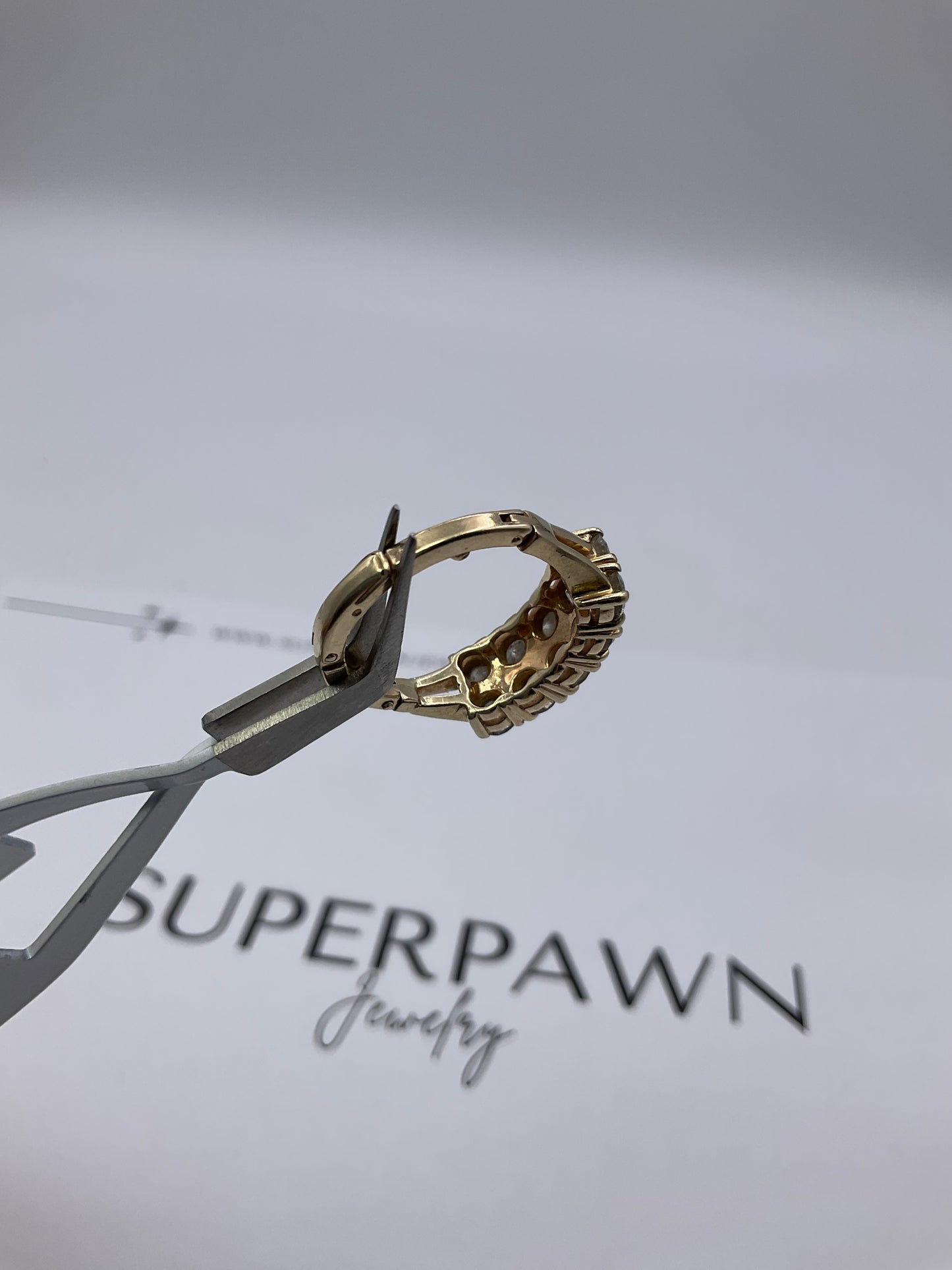 14K Yellow Gold Diamond Clasp Design Ring – Size 5.5 – 5.8g