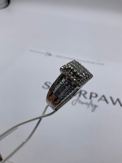 10K White Gold Diamond Cluster Ring with Princess Cut & Baguettes – Size 9.5 – 10g