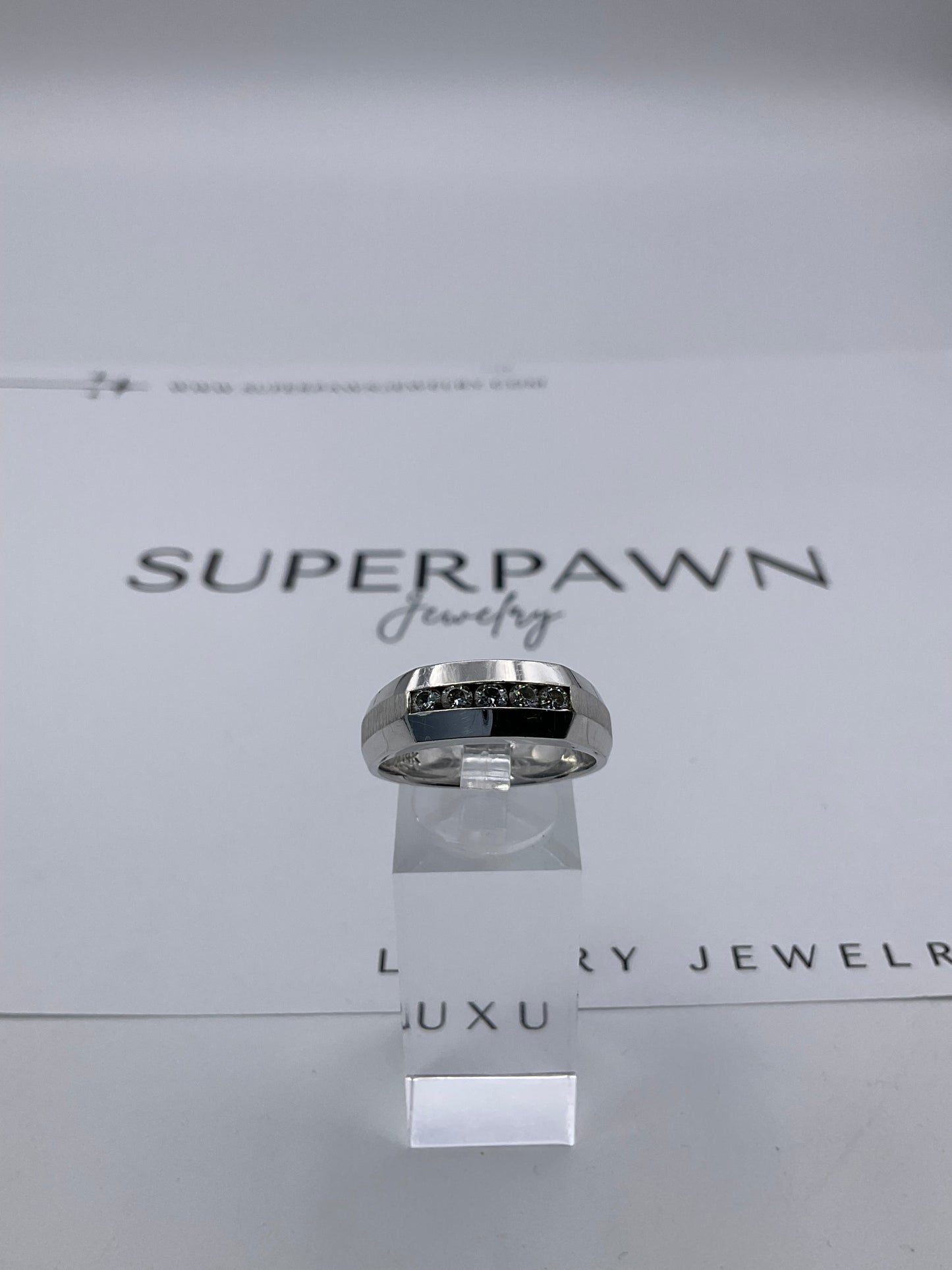 14K White Gold Men’s Ring with Flush-Mounted Diamonds – Polished & Brushed Finish – Size 10