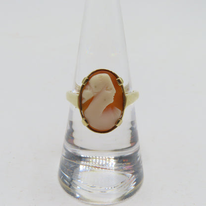 14K Yellow Gold Cameo Carved Ring Size 7.5 3.7g