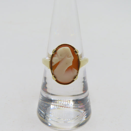 14K Yellow Gold Cameo Carved Ring Size 7.5 3.7g