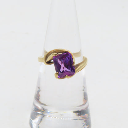 10K Yellow Gold Purple Sapphire Ring Size 6.5 3.1g