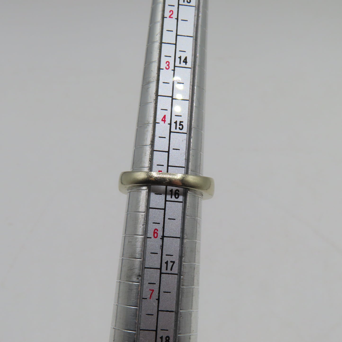 14K White Gold Blue Topaz and Diamond Band Ring Size 5 3.4g