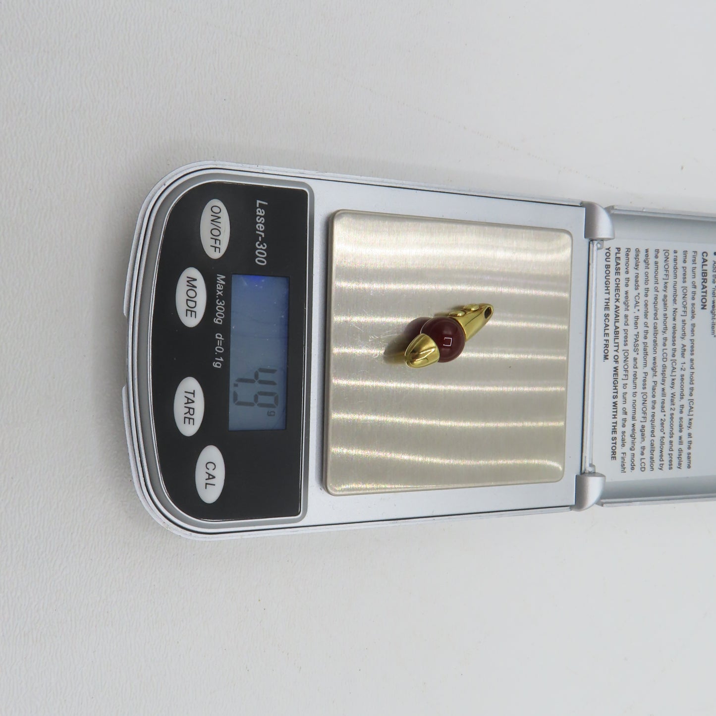 18K Yellow Gold Round Carnelian Pendant 1" 4.9g