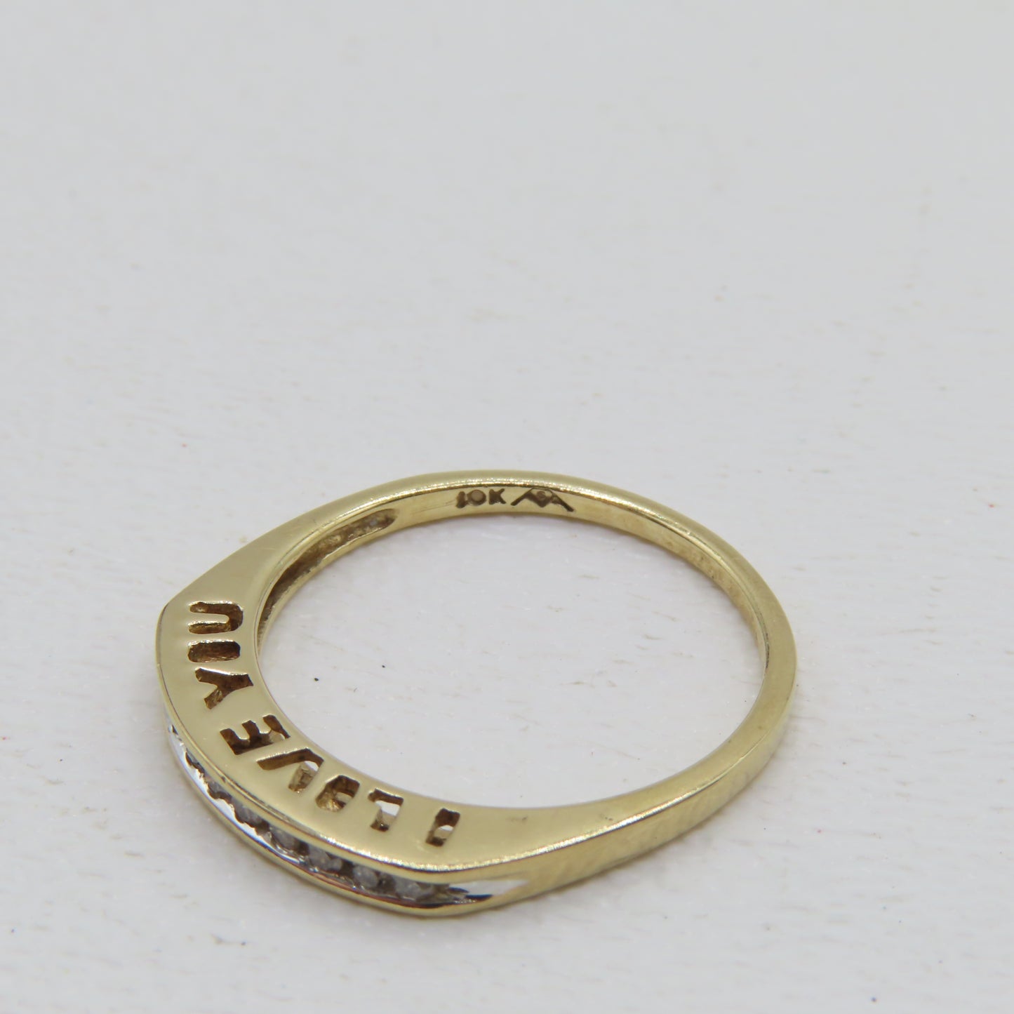 10K Yellow Gold Channel Set Diamond "I Love You" Band Ring Size 7 1.7g