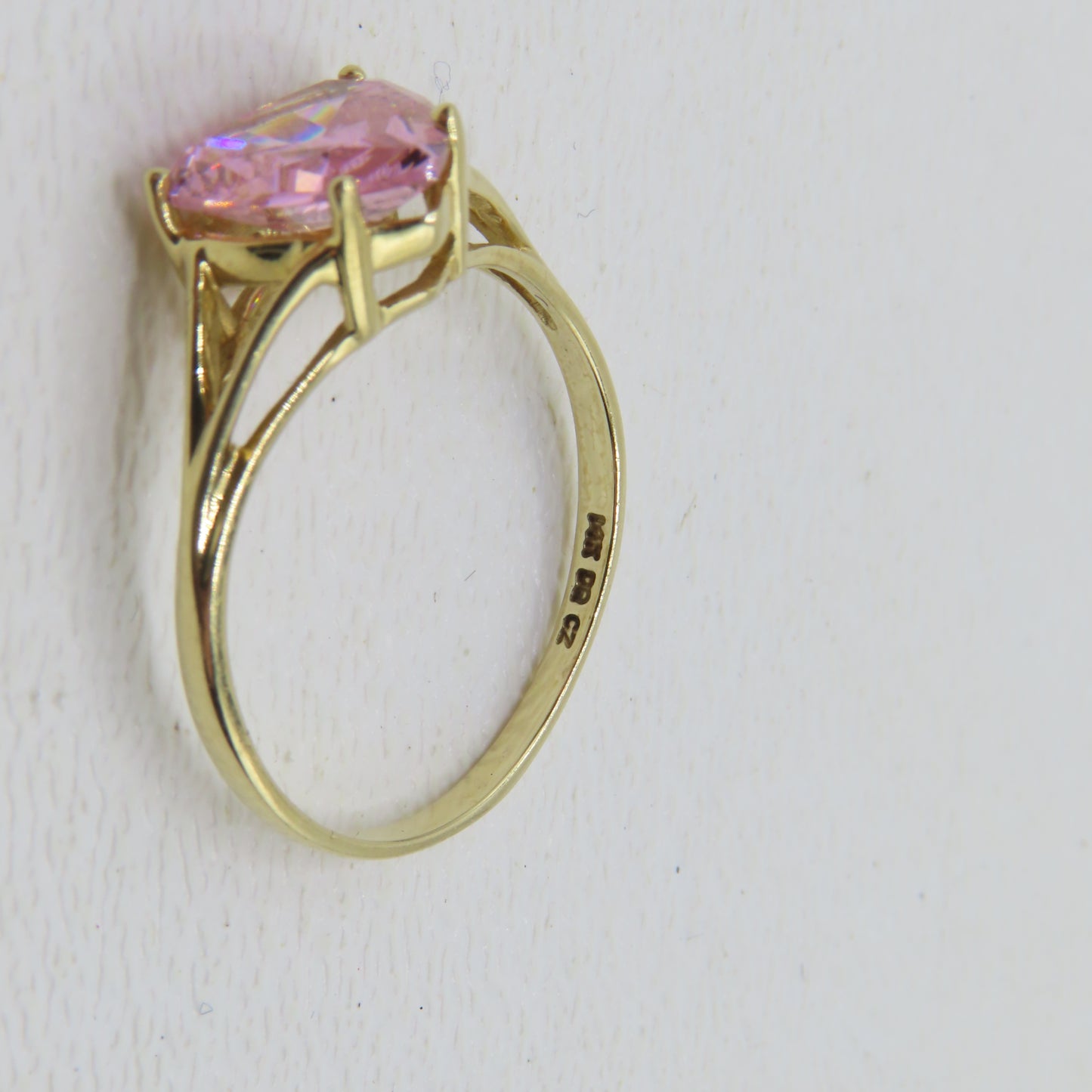 14K Yellow Gold Pink Heart Cut CZ Ring Size 9 2.5g