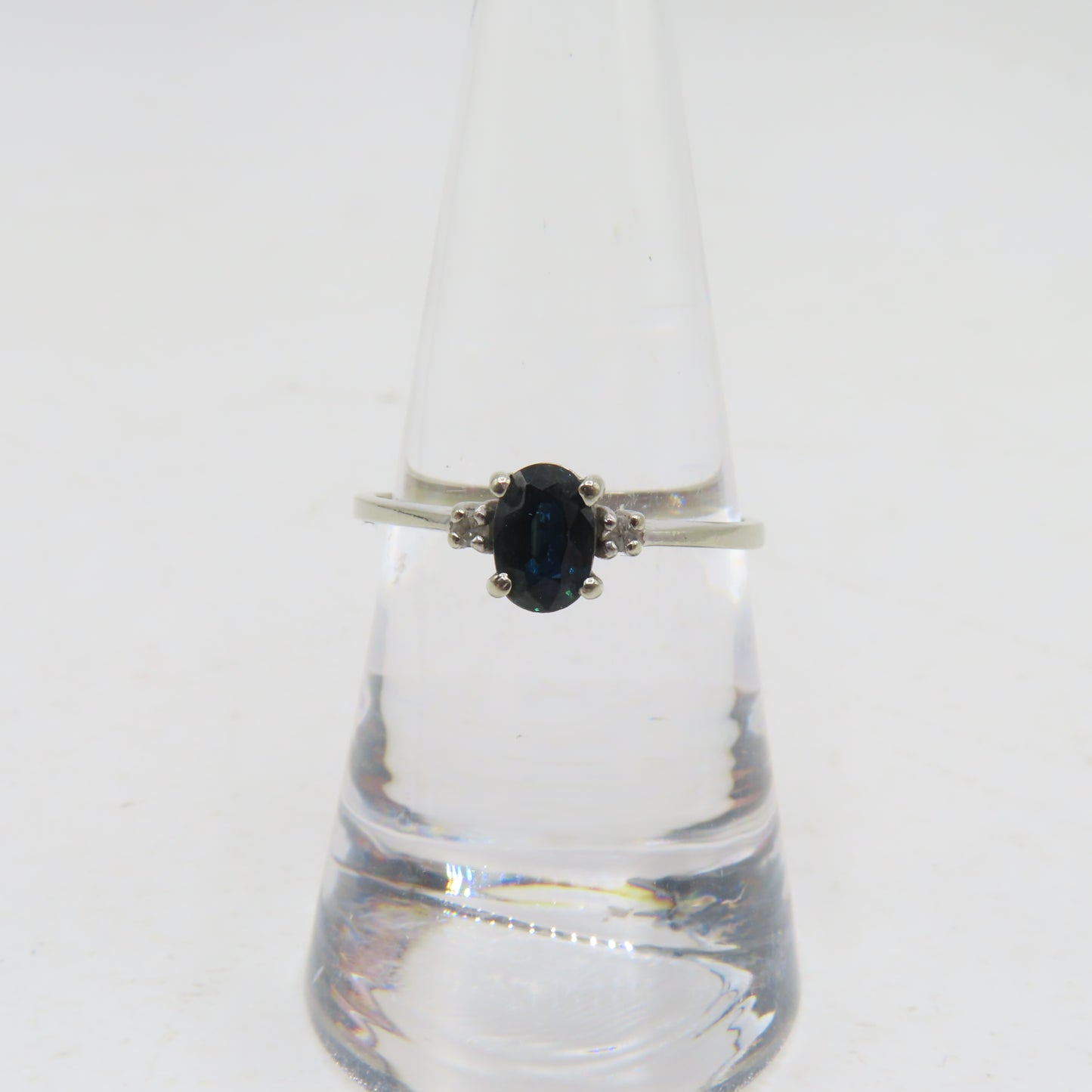 10K White Gold Oval Sapphire and Diamond Ring Size 7-3/4 1.4g