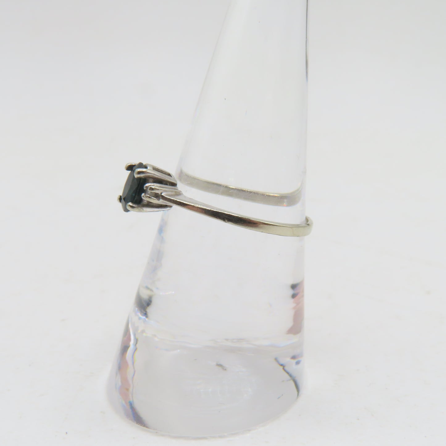 10K White Gold Oval Sapphire and Diamond Ring Size 7-3/4 1.4g