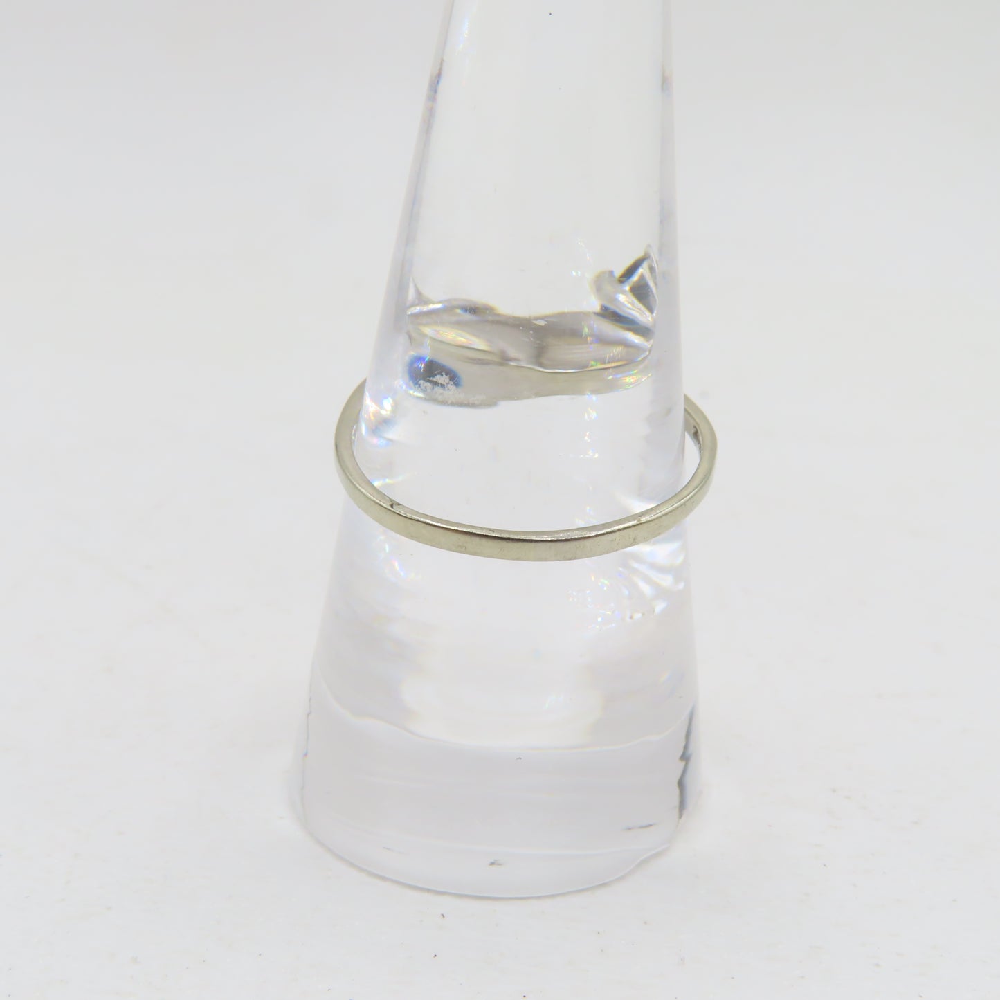 10K White Gold Oval Sapphire and Diamond Ring Size 7-3/4 1.4g