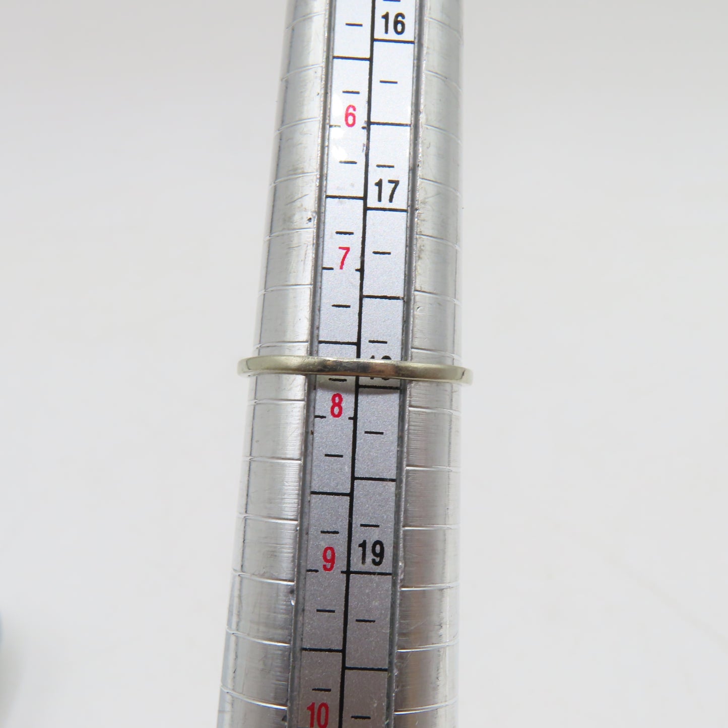 10K White Gold Oval Sapphire and Diamond Ring Size 7-3/4 1.4g