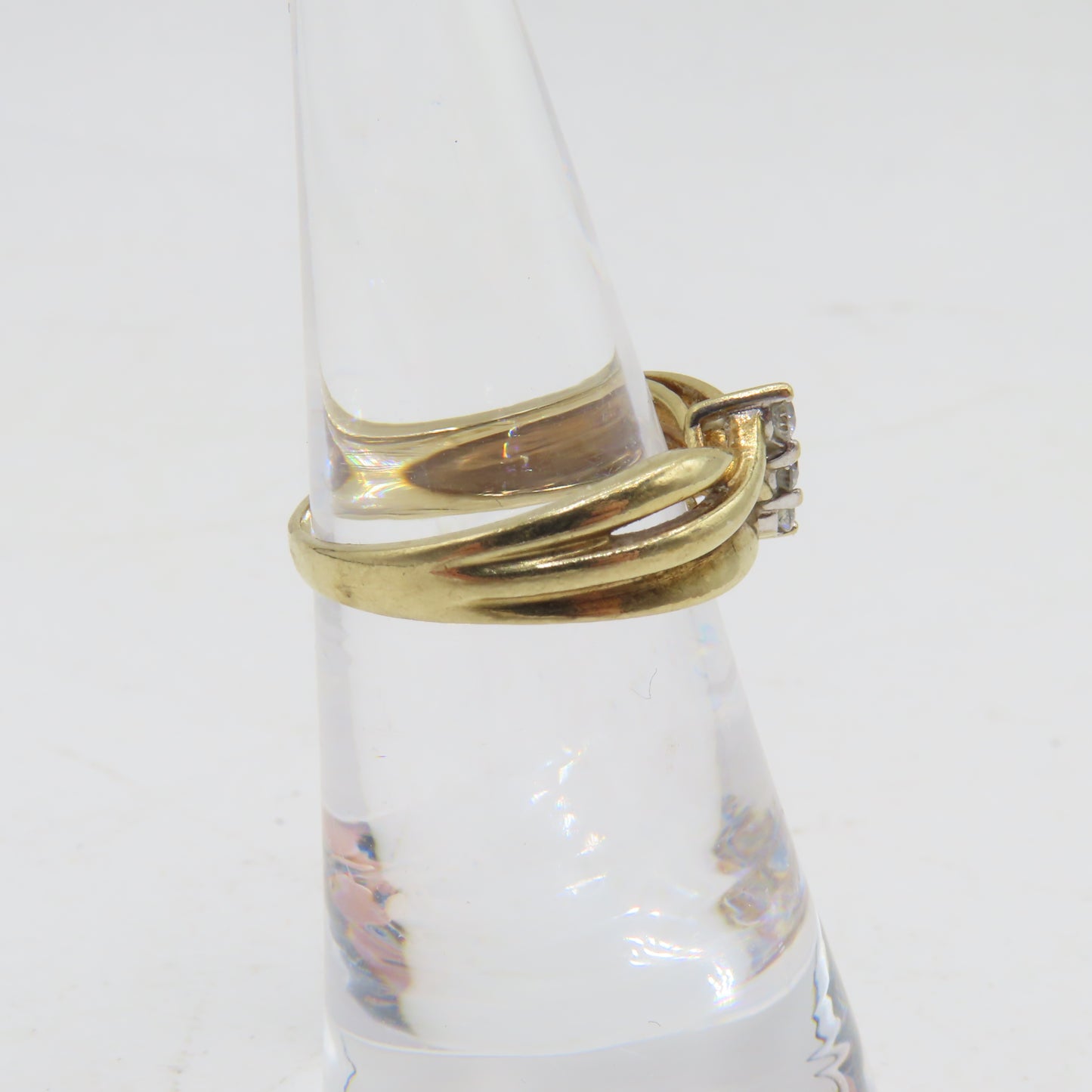 10K Yellow Gold 3 Diamond Ring Size 5 2.4g