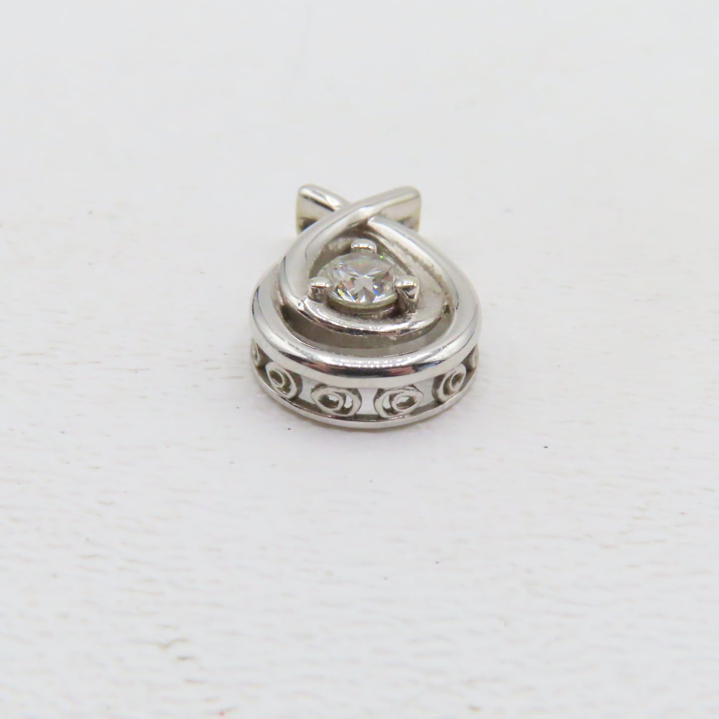 14K White Gold 1/2CT Round Diamond Love Knot Pendant 3/4" 2.9g
