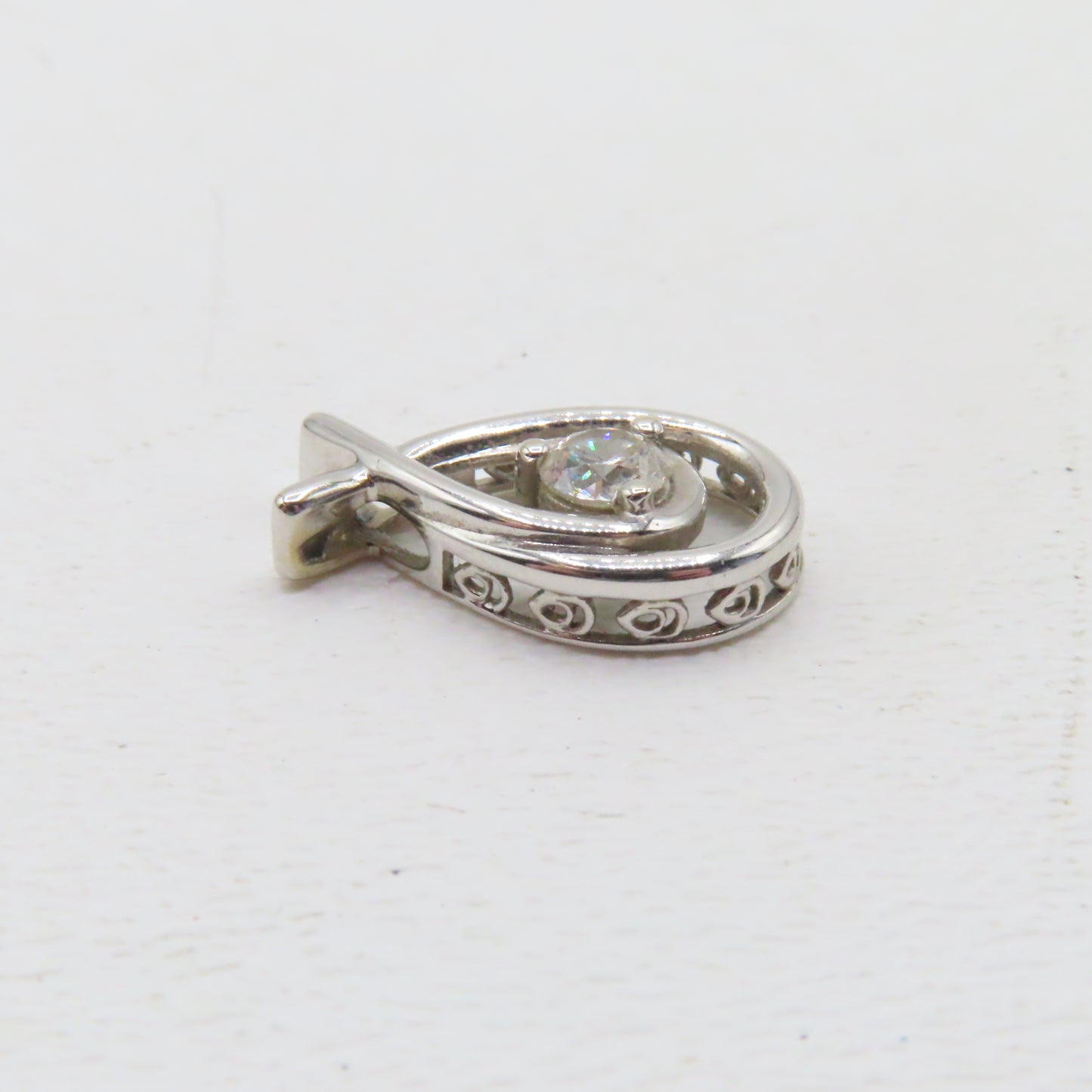 14K White Gold 1/2CT Round Diamond Love Knot Pendant 3/4" 2.9g