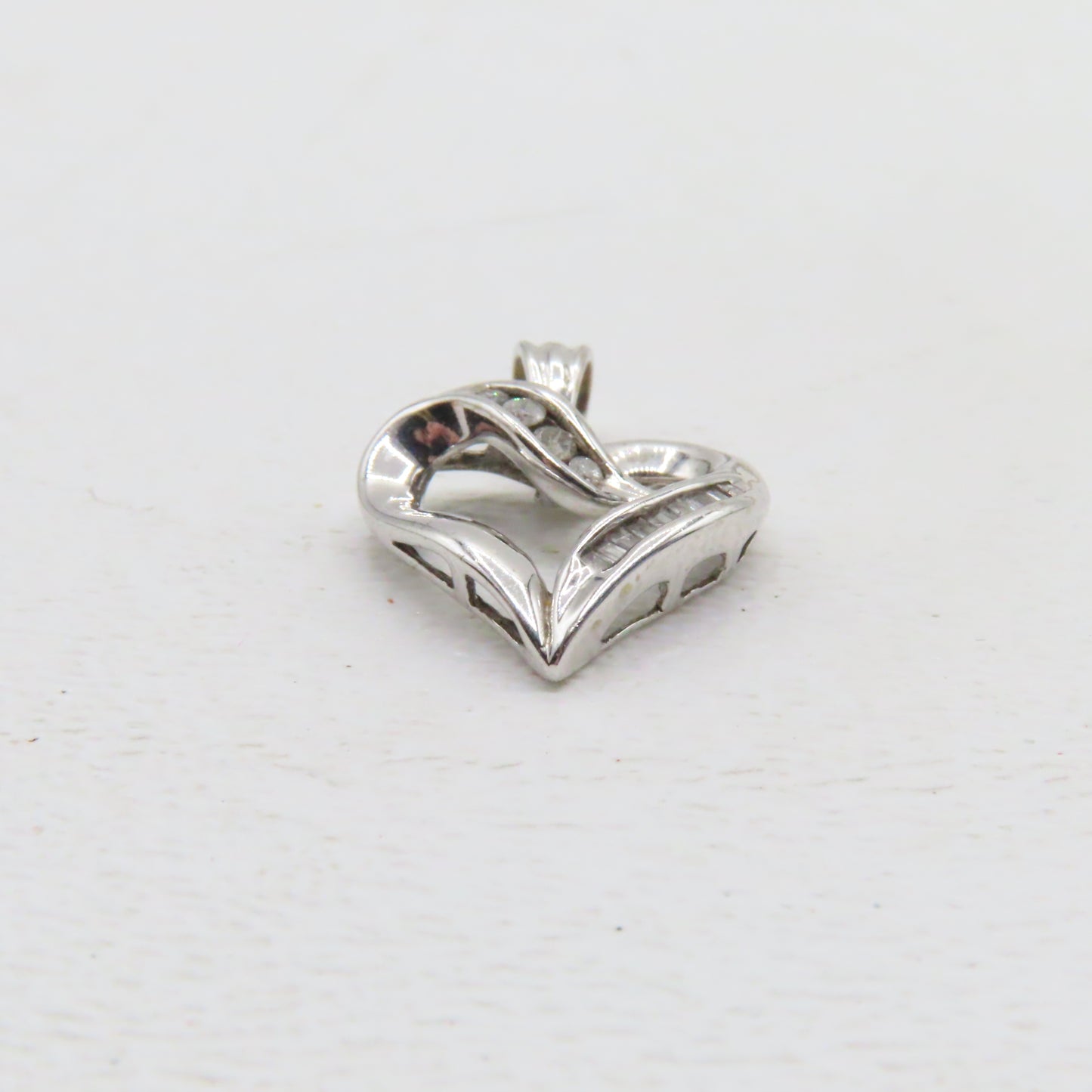 10K White Gold Open Heart Diamond Inlay Pendant 3/4" 1.7g
