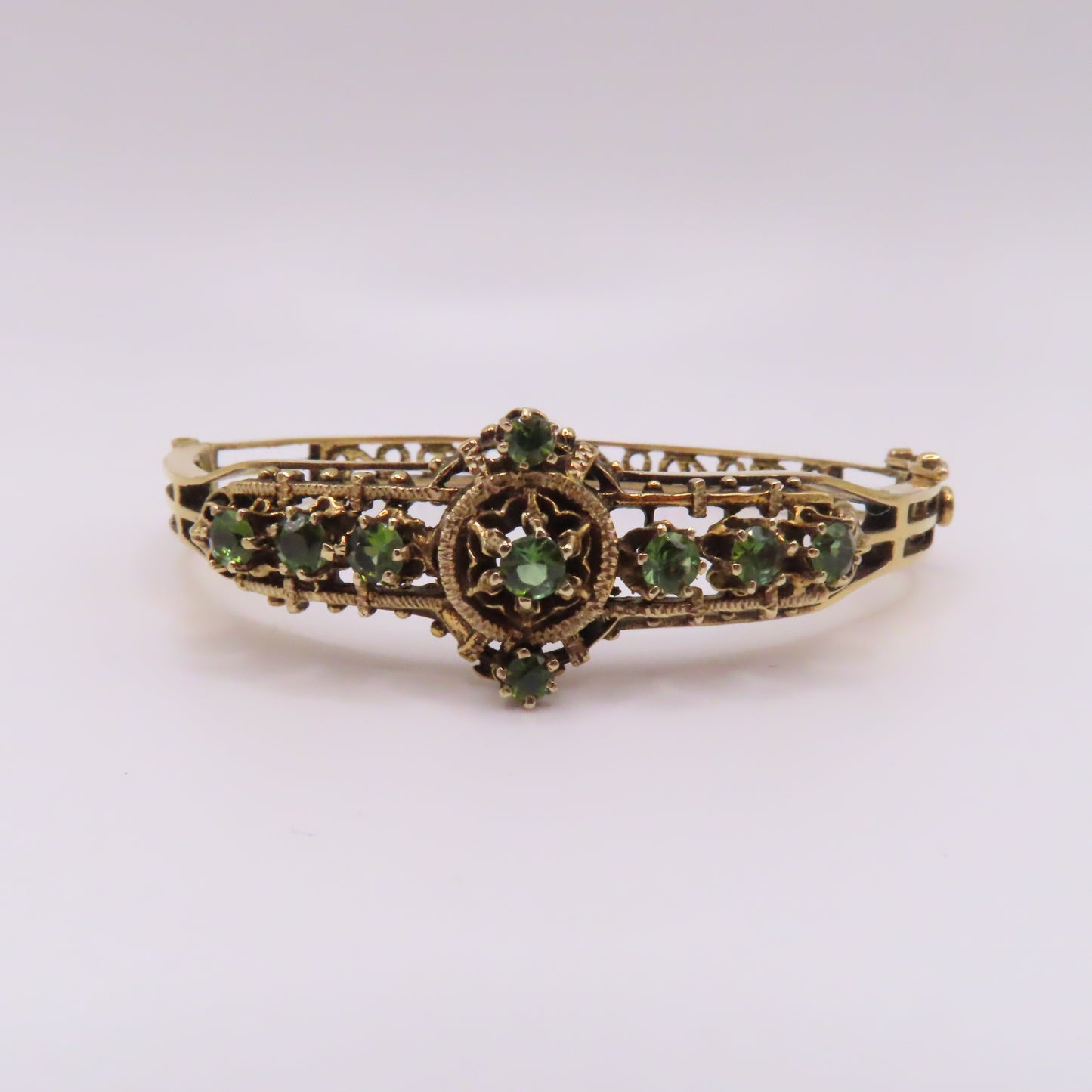 Vintage 14K Yellow Gold Peridot Filigree Ornate Hinged Bangle Bracelet 6-3/4" 17.7g