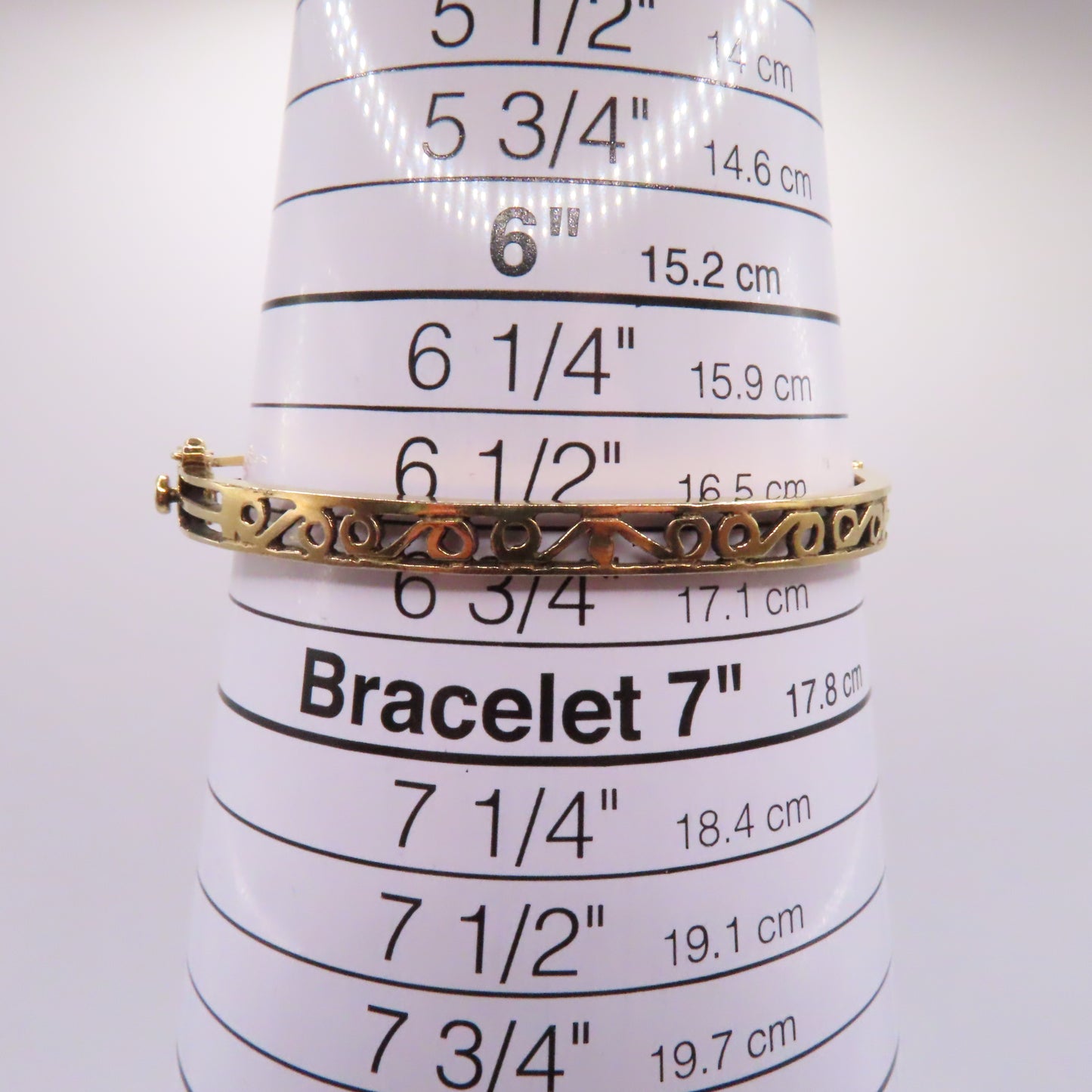 Vintage 14K Yellow Gold Peridot Filigree Ornate Hinged Bangle Bracelet 6-3/4" 17.7g