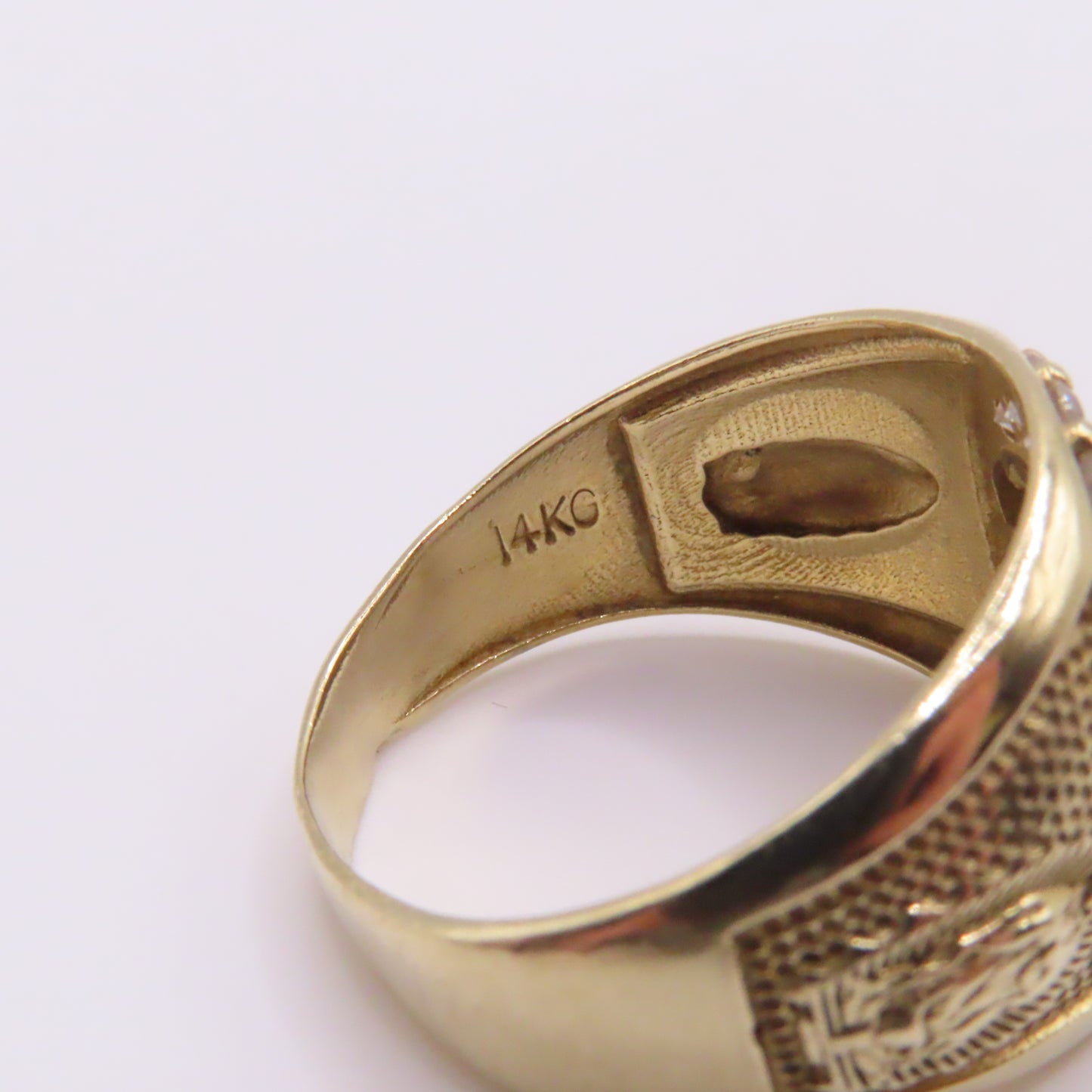 14K Yellow Gold Ruby Eye Horse CZ Horseshoe Virgin Mary Ring Size 10 6.7g