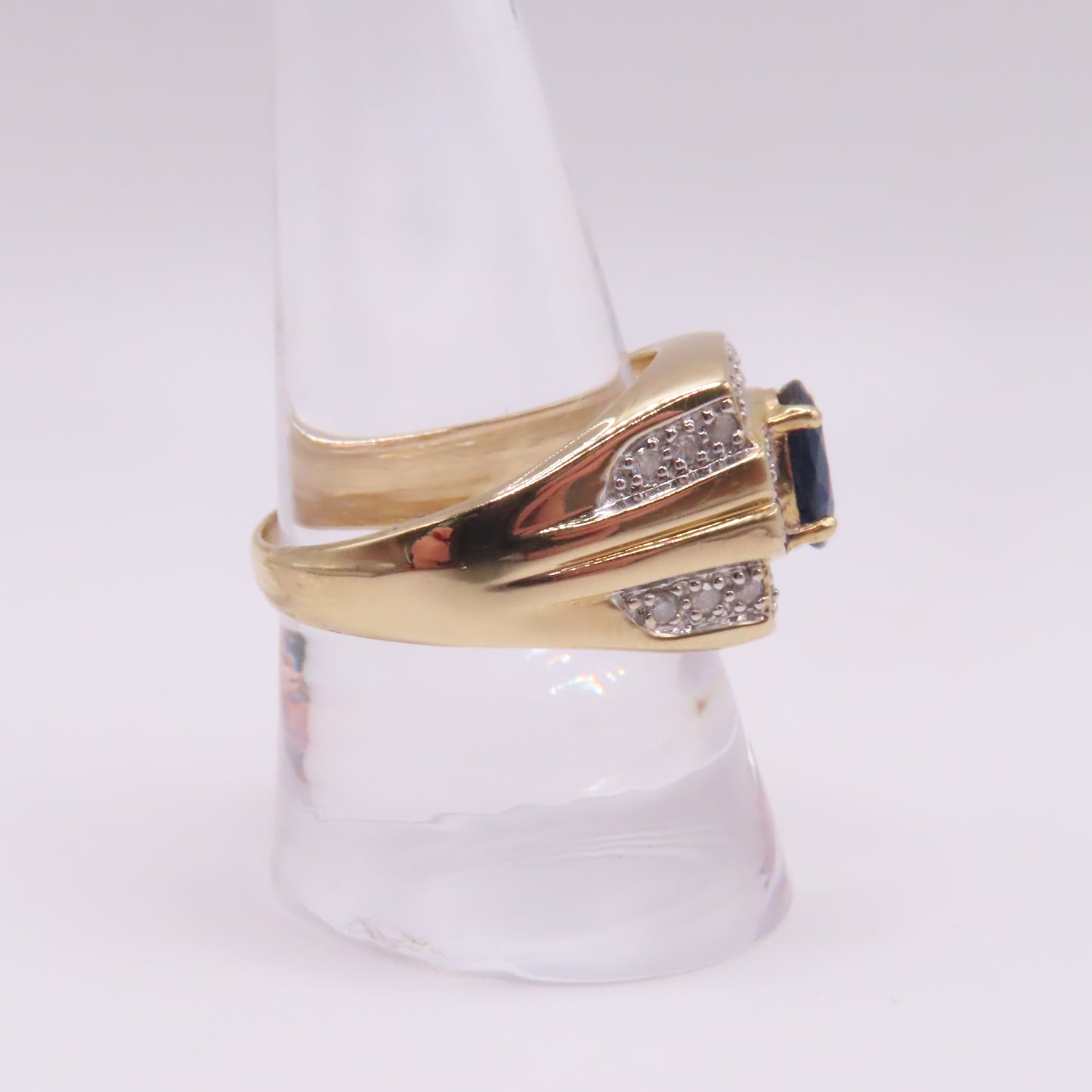 14K Yellow Gold Oval Sapphire and Round Diamonds Signet Ring Size 10 7.5g