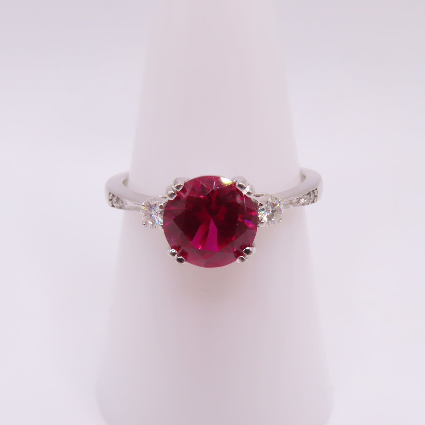 14K White Gold Round Ruby and Moissanite Ring Size 8.25 3.7g