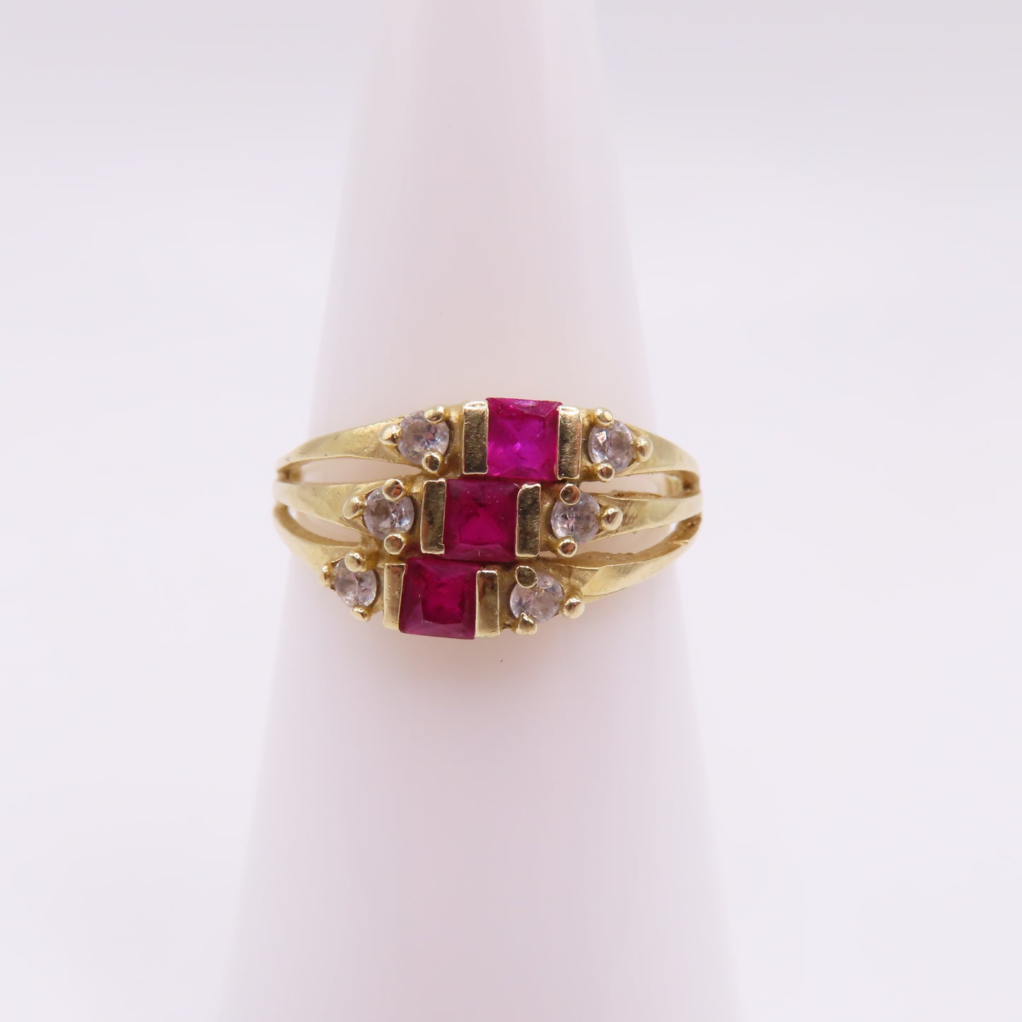 14K Yellow Gold Princess Cut Ruby Split Shank Stacker Ring Size 7.25 2.4g