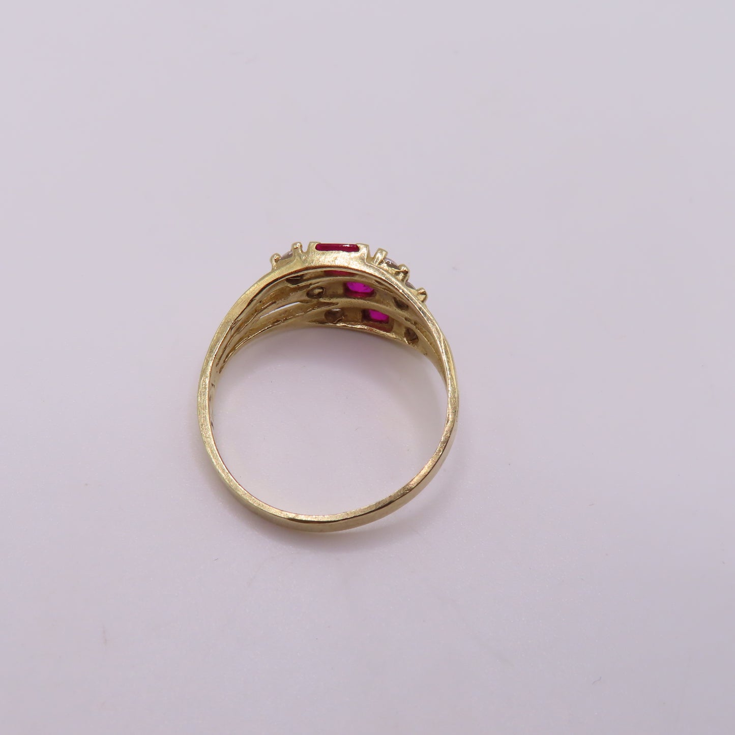 14K Yellow Gold Princess Cut Ruby Split Shank Stacker Ring Size 7.25 2.4g