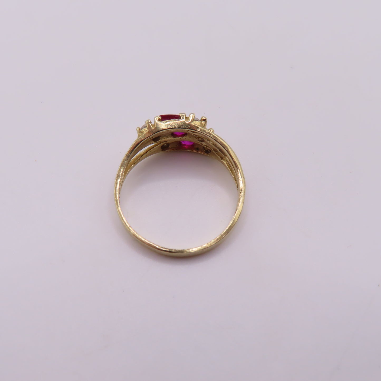 14K Yellow Gold Princess Cut Ruby Split Shank Stacker Ring Size 7.25 2.4g