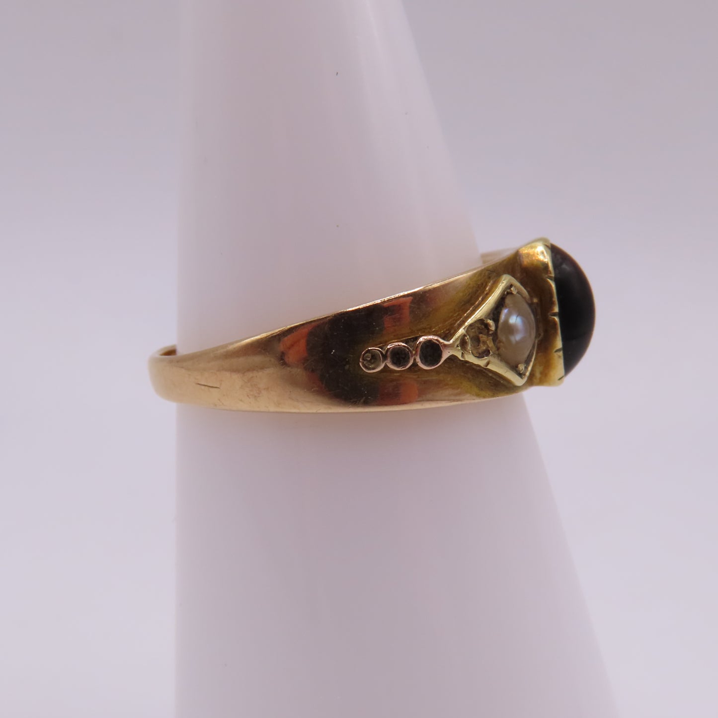 Vintage 15K Yellow Gold Tiger's Eye Cabochon & Seed Pearl Band Ring Size 7 3.1g