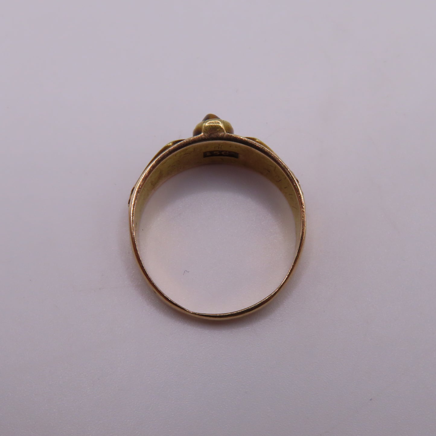 Vintage 15K Yellow Gold Tiger's Eye Cabochon & Seed Pearl Band Ring Size 7 3.1g