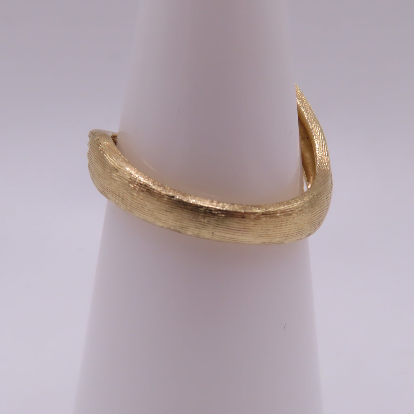 14K Yellow Gold Green Jade Cabochon Diamond Textured Asymmetrical Ring Size 6.5 7.1g