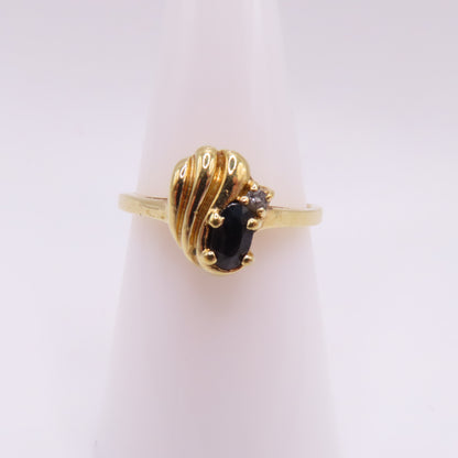 Vintage 14K Yellow Gold Oval Sapphire Ribbed Asymmetrical Ring Size 7 2.3g