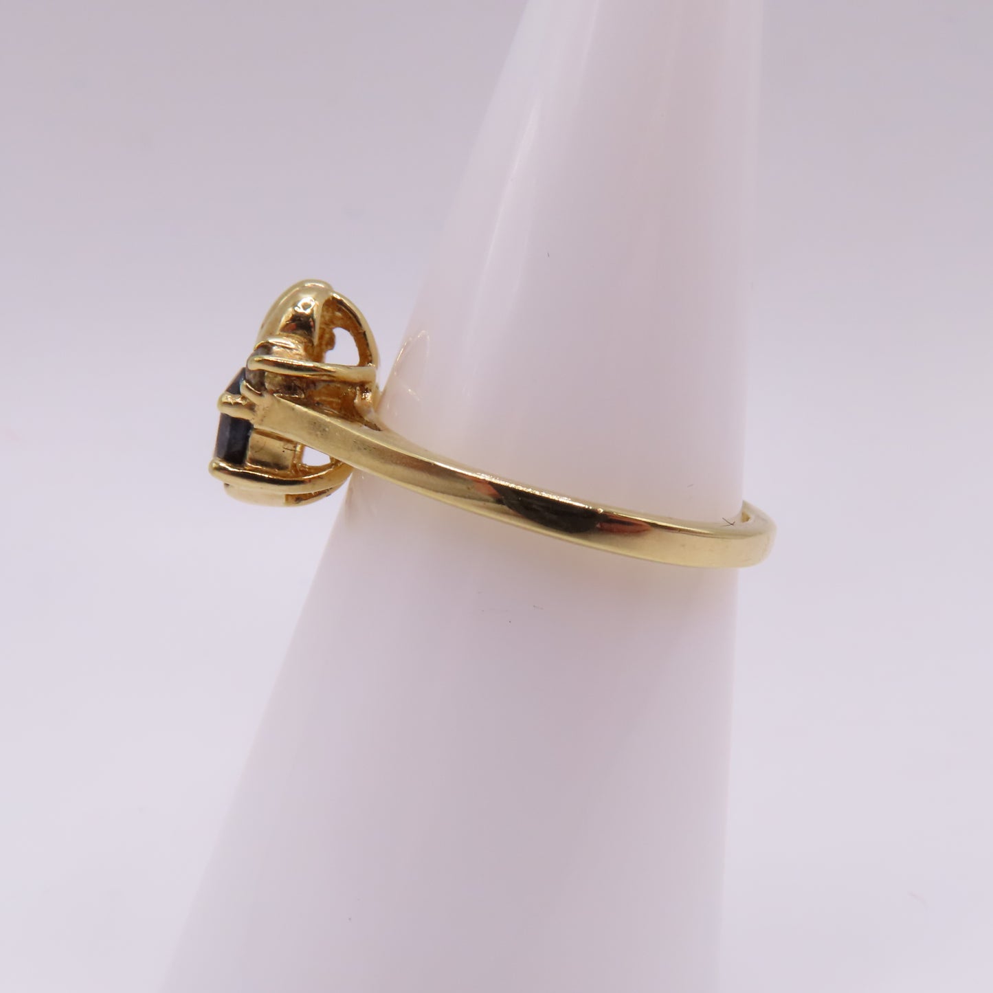Vintage 14K Yellow Gold Oval Sapphire Ribbed Asymmetrical Ring Size 7 2.3g