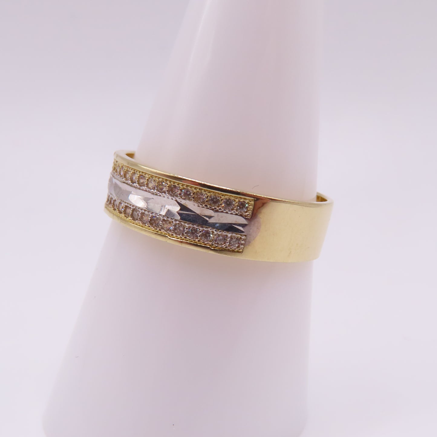 14K Two Tone Gold Diamond Cut Chevron Pavé Accent Band Ring Size 9.5 3.2g