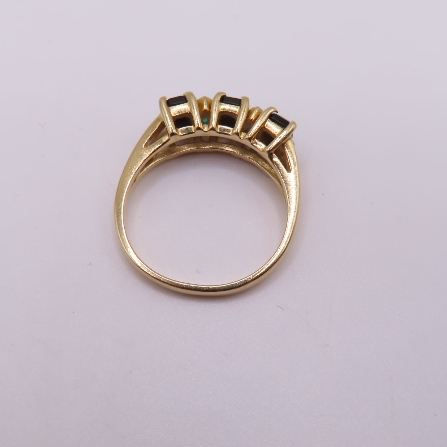 14K Yellow Gold Alternating Emerald & Onyx Five Stone Band Ring Size 6.5 2.9g