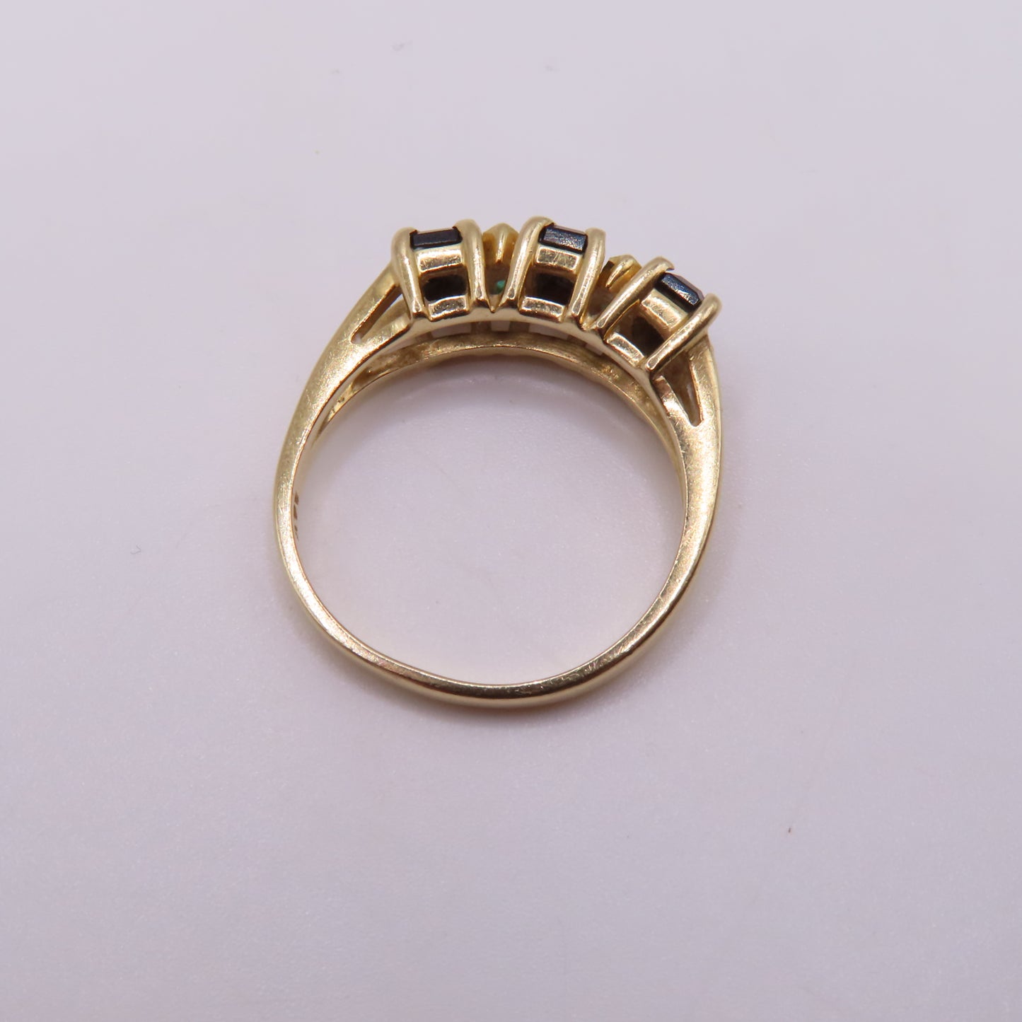 14K Yellow Gold Alternating Emerald & Onyx Five Stone Band Ring Size 6.5 2.9g