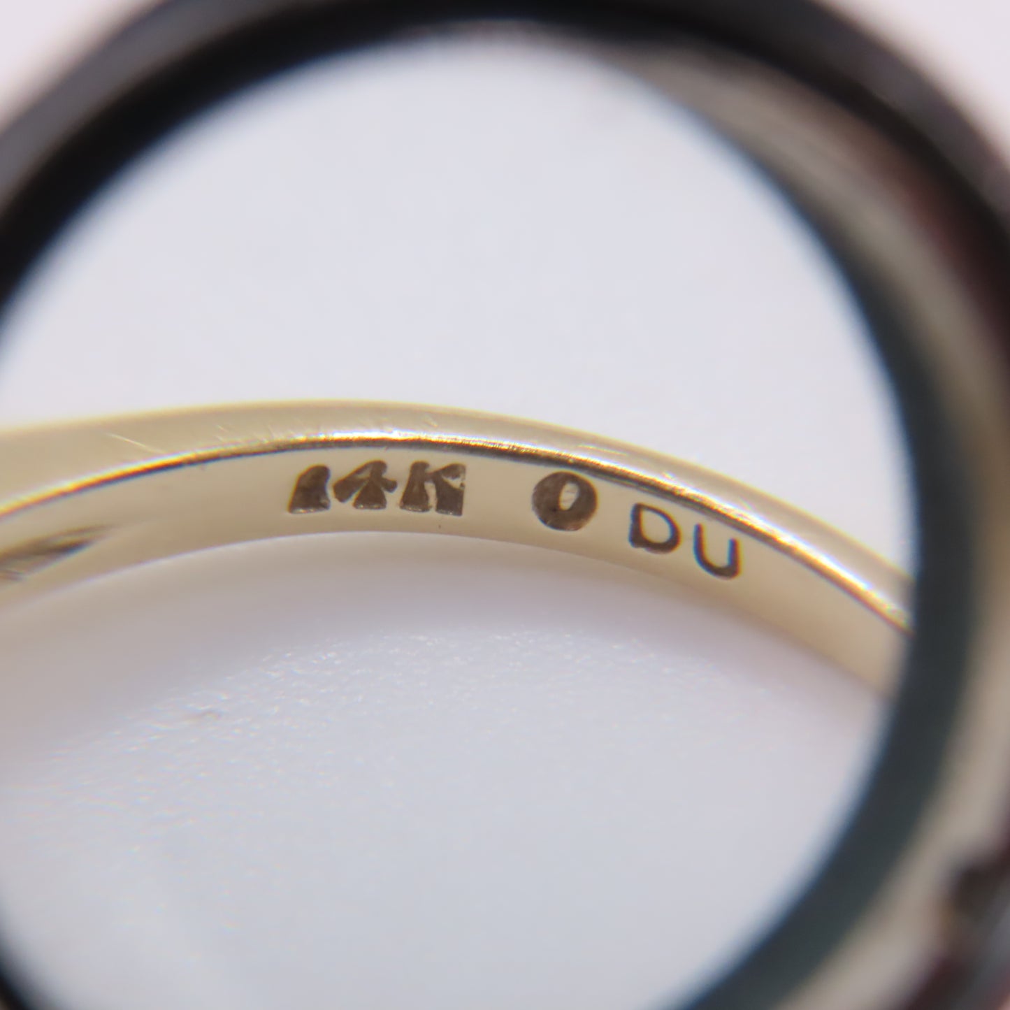 14K Yellow Gold Alternating Emerald & Onyx Five Stone Band Ring Size 6.5 2.9g