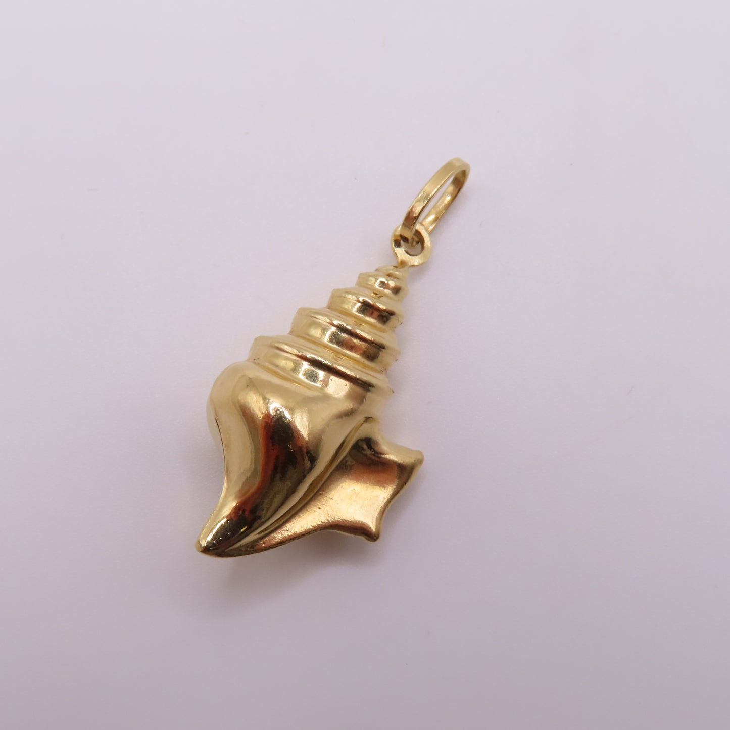 18K Yellow Gold Conch Sea Shell Pendant Marine Nautical Ocean Charm 1.5" 2.5g