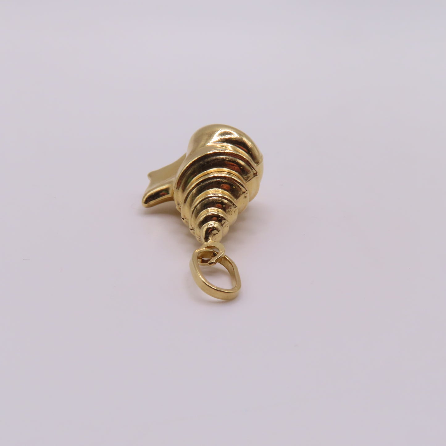18K Yellow Gold Conch Sea Shell Pendant Marine Nautical Ocean Charm 1.5" 2.5g
