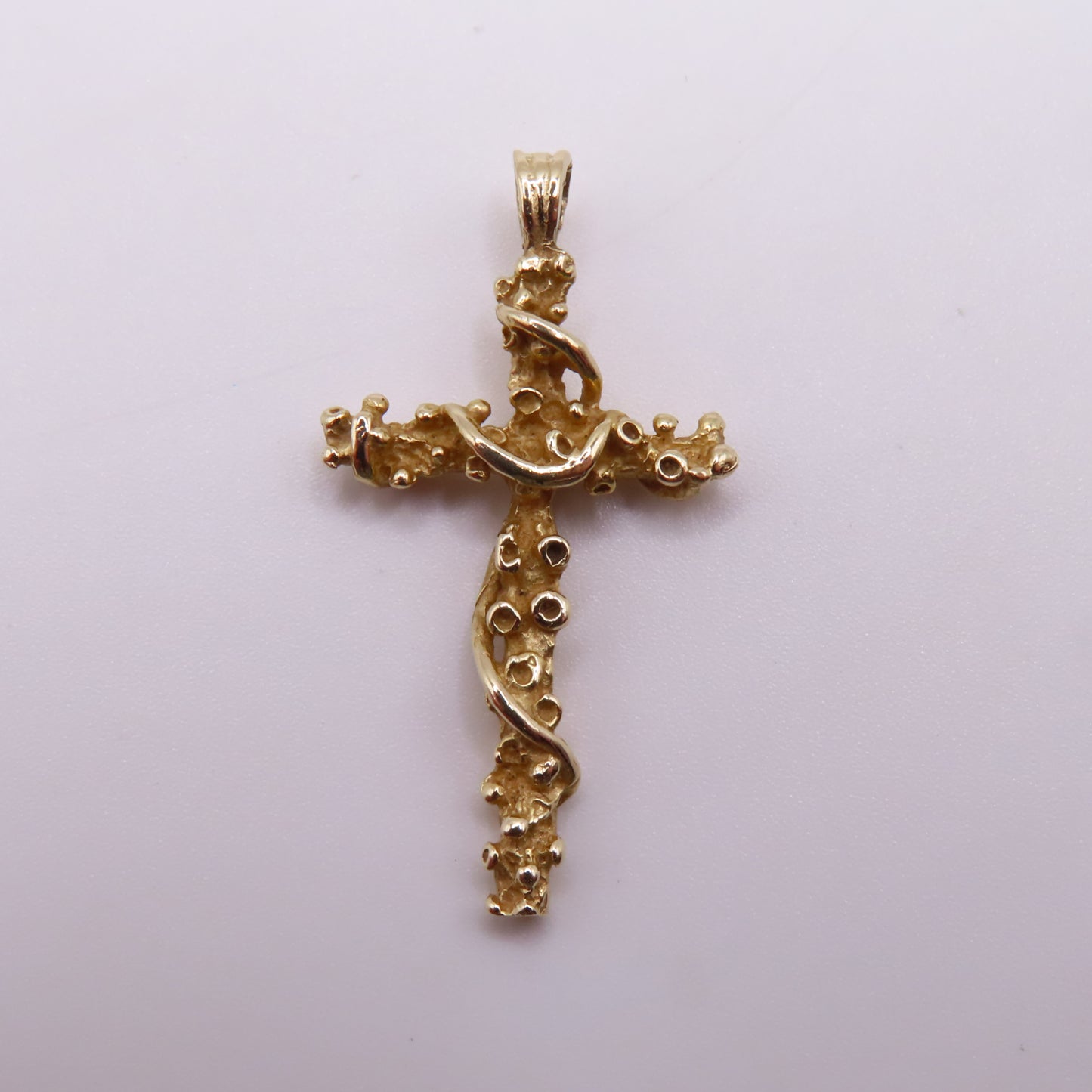 14K Yellow Gold Cross Textured Nugget Vine Ribbon Pendant 1.25" 2.2g