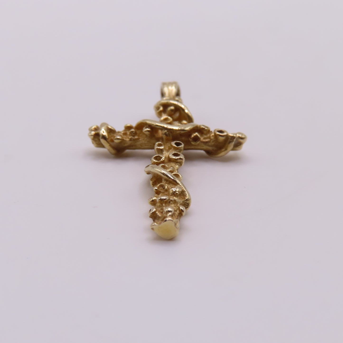 14K Yellow Gold Cross Textured Nugget Vine Ribbon Pendant 1.25" 2.2g