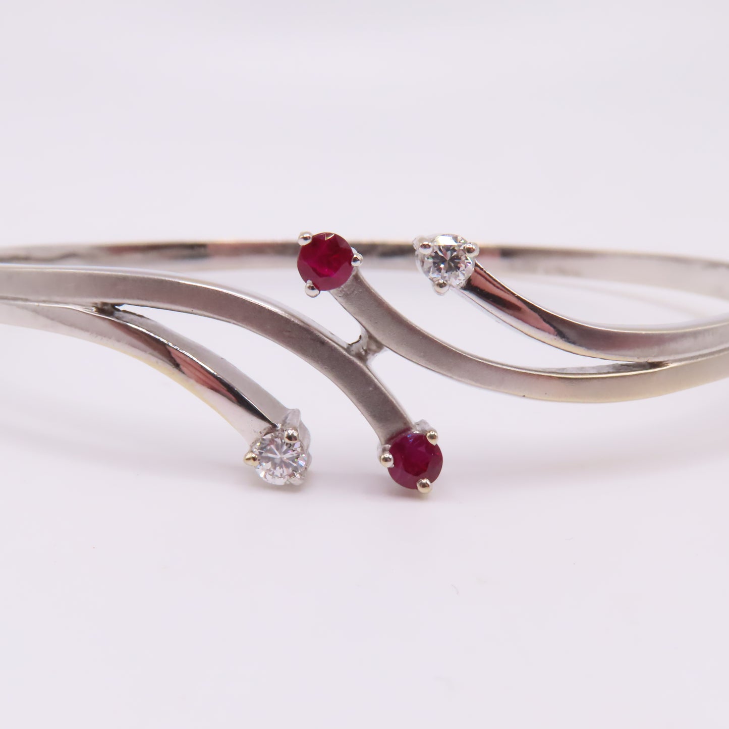 18K White Gold Ruby & Diamond Hinged Bangle Bracelet 6-3/4" 15.3g